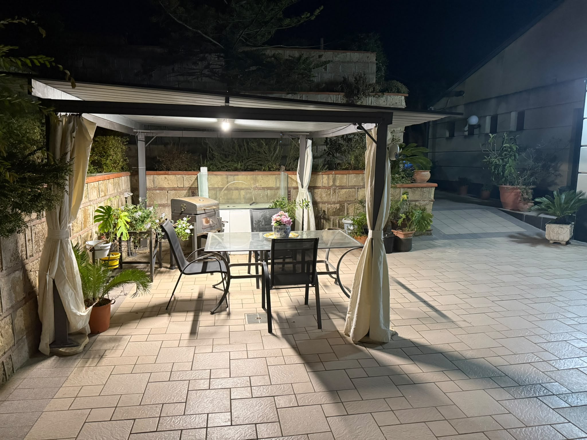 Suite Ermosa - Gazebo di sera
